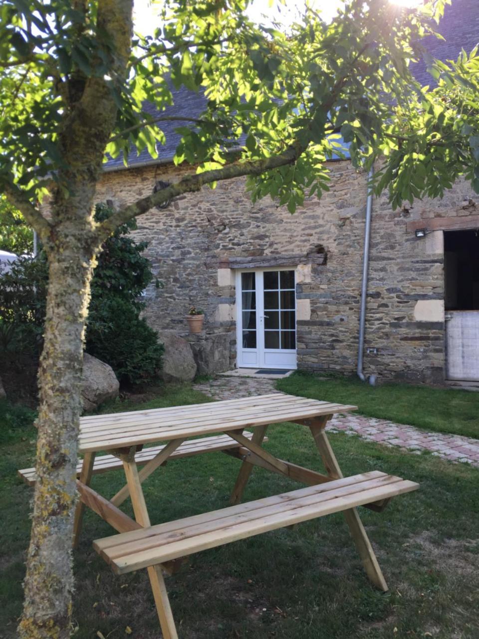 Etang Fleuri Bed and Breakfast Cahagnes Esterno foto